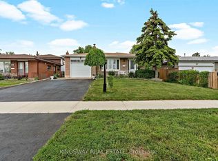 979 Forestwood Dr, Mississauga, ON L5C1G9
