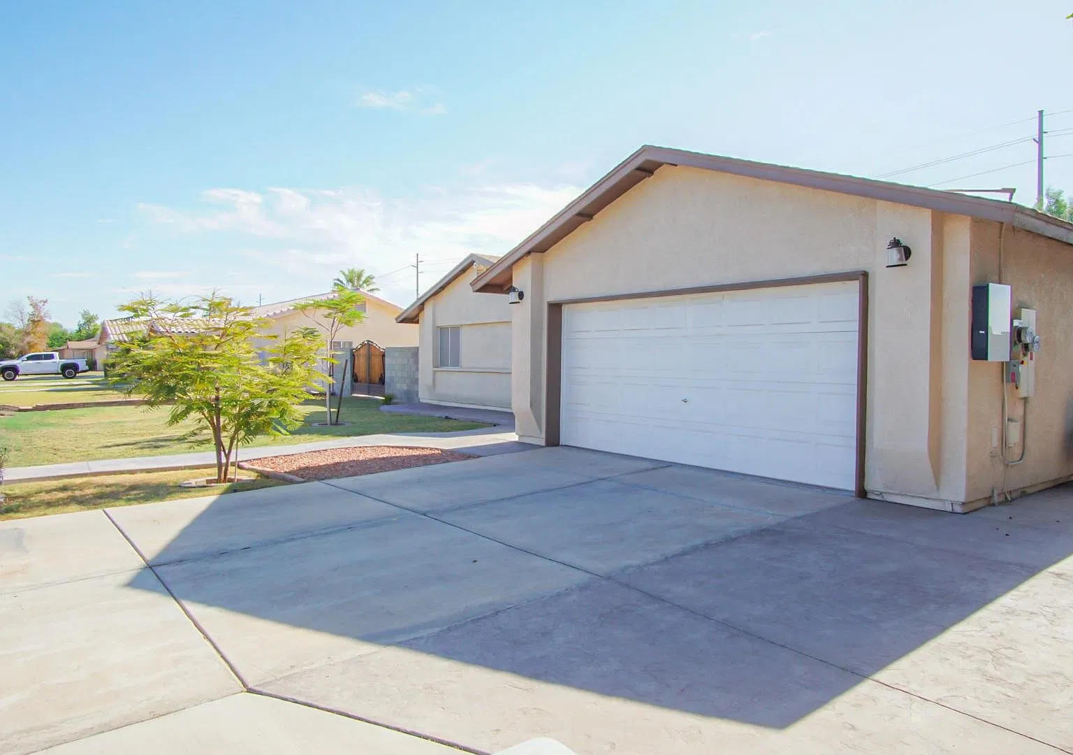4 bed, 2.0 bath, 1933 sqft, $1,980 — Photo 4