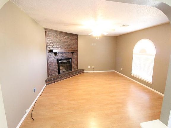4th image of 1100 Kings Ct