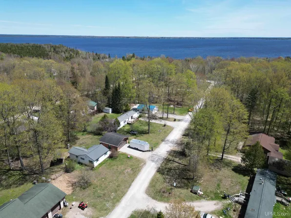 9640 W Dusty Ln, Manistique, MI 49854