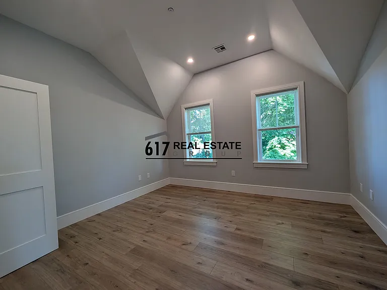 11 Holton St #5 — Photo 7
