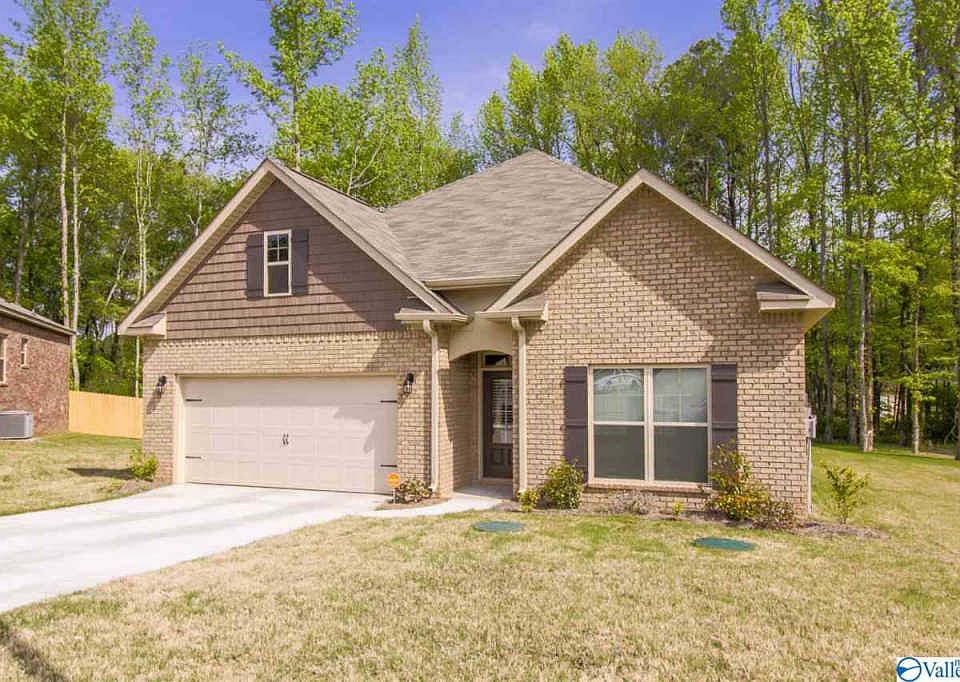 1st image of 114 Oak Path Ln