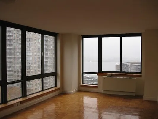 Rented by Classic Marketing- 530 Park1 | media 65