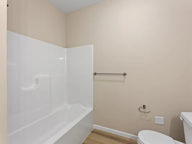 1835 S Glenn St — Photo 17