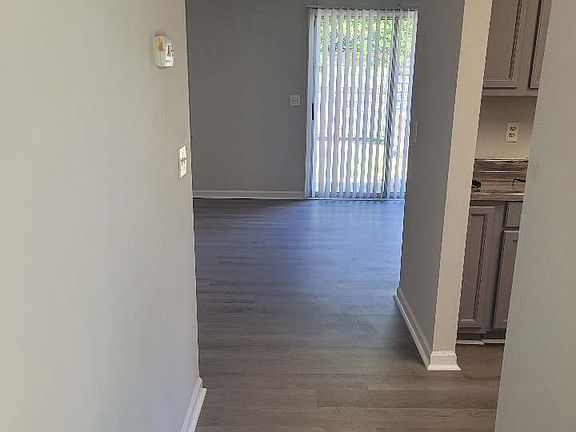 3rd image of 9 Chesapeake Ct Unit 13