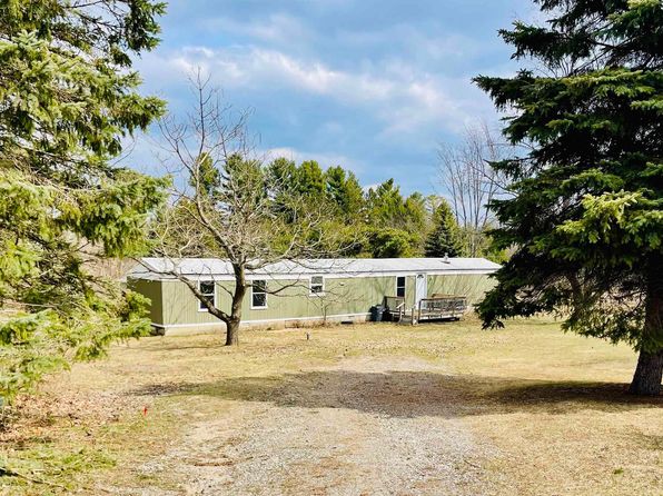 1190 Memory Ln, Frankfort, MI 49635