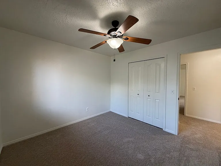 2325 E 350 N — Photo 18