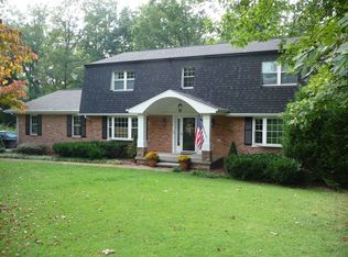 802 Crown Point Rd W, Signal Mountain, TN 37377