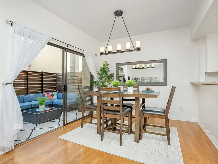 1655 Greenfield Ave #14 — Photo 7