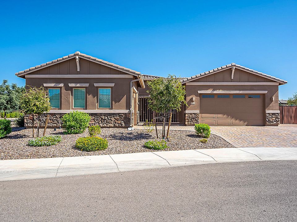 1st image of 3231 S Huachuca Way