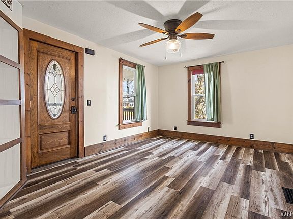 4th image of 36 Church St