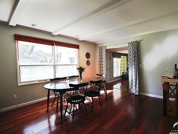 dining room, looking SW