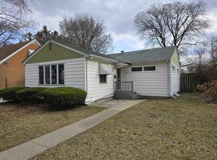 2008 Pierce Ave, Rockford, IL 61103