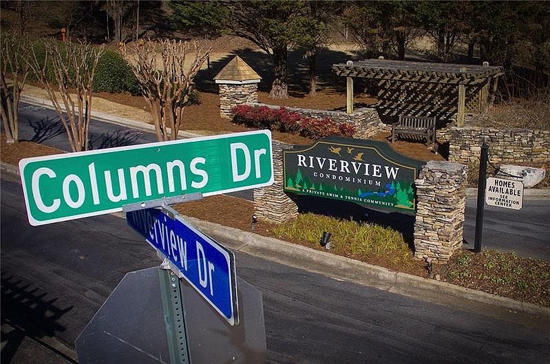 1st image of 705 Riverview Dr SE