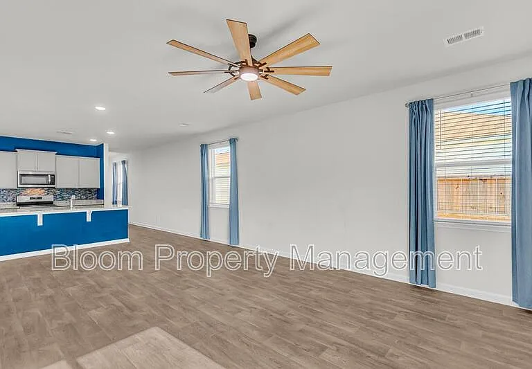828 Lilyford Ln — Photo 19
