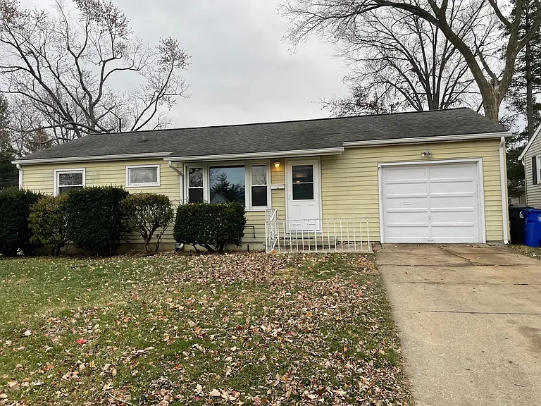 19 E Carroll Dr — Photo 4