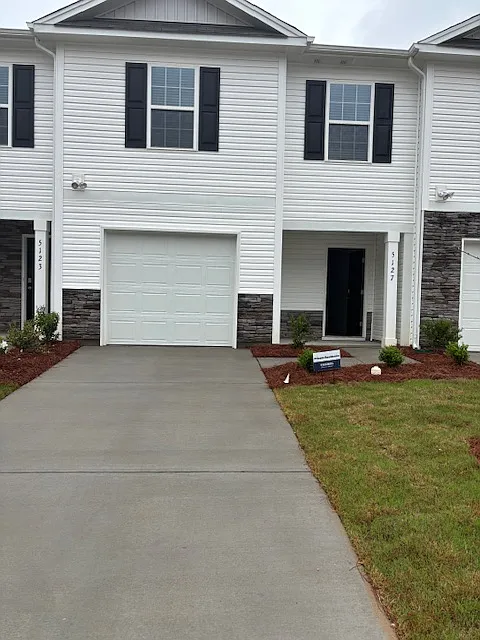 4 bed, 1554 sqft, $1,995 — Photo 1