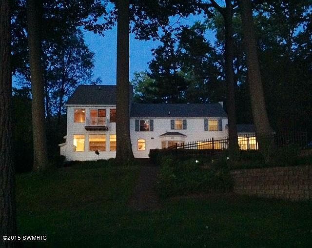 1st image of 648 Lake Dr