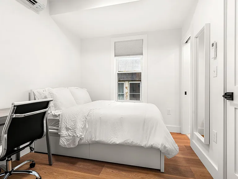 90 Forbes St #4 — Photo 2