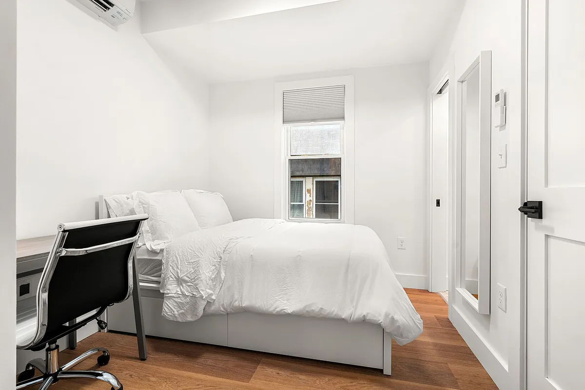 Building Photo - 90 Forbes St #4