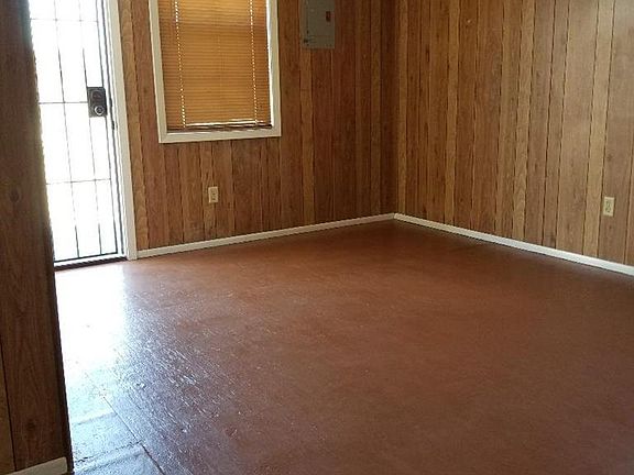 3rd image of 3313 La Plaza Dr