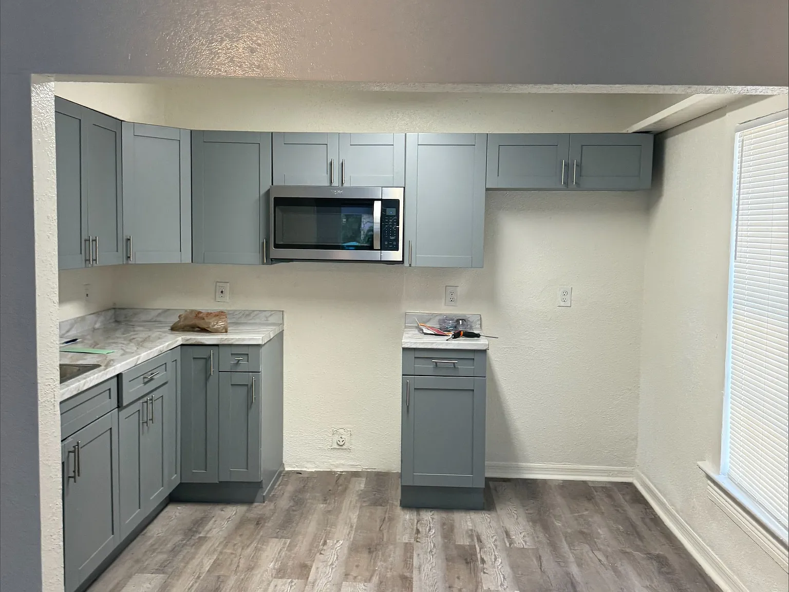 3 bed, 853 sqft, $1,875 — Photo 3