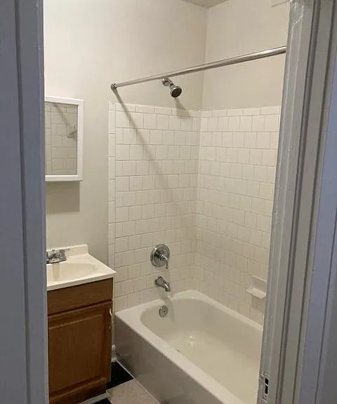 251 Robert St #6 — Photo 7
