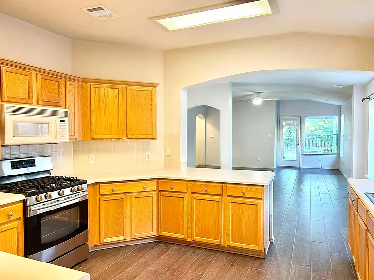 615 Settlement St — Photo 12