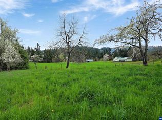 953 Crooked Finger Rd NE, Scotts Mills, OR 97375