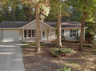 6526 River Hill Dr, Flowery Branch, GA 30542