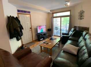 1527 W Thomas St #1, Chicago, IL 60642