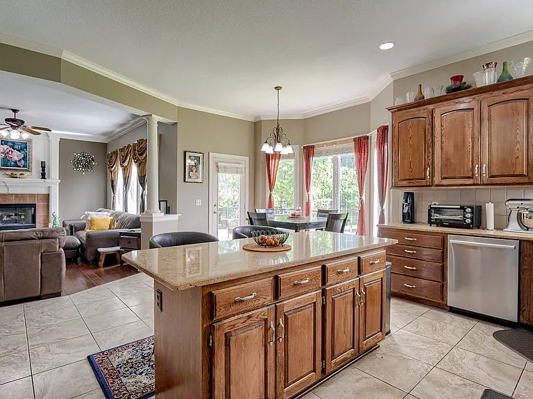 14533 Newton St — Photo 10