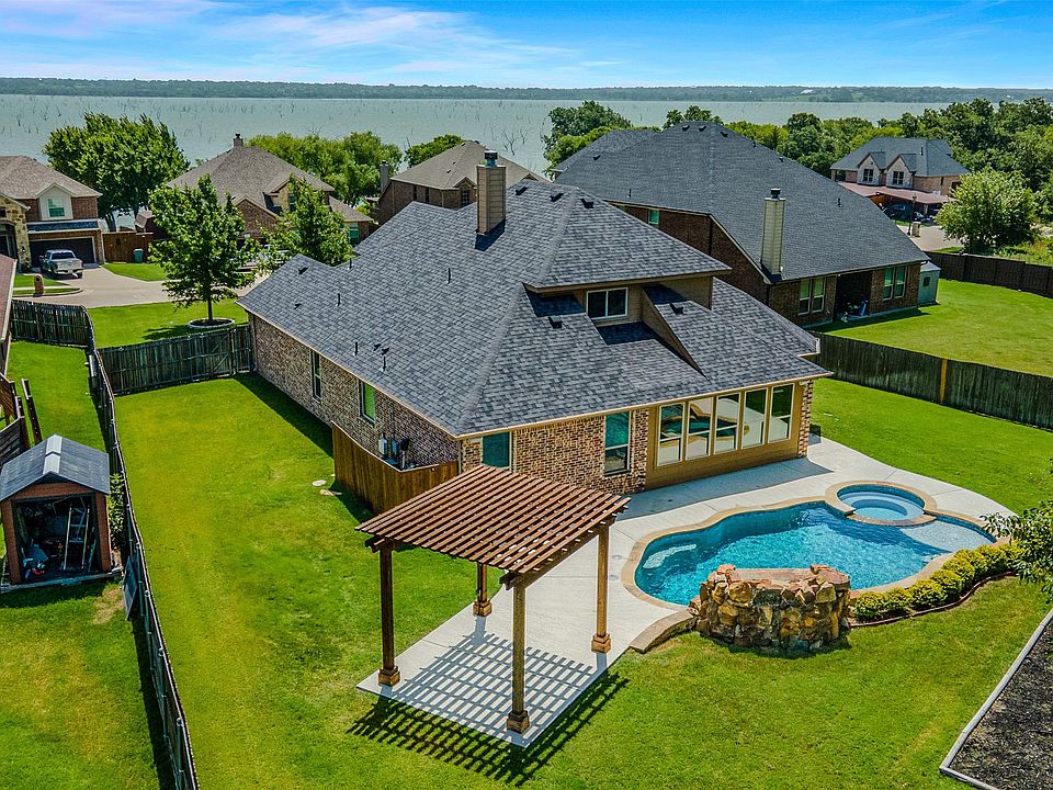 1st image of 3215 Blue Haven Way