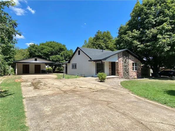 403 E School St, Lincoln, AR 72744