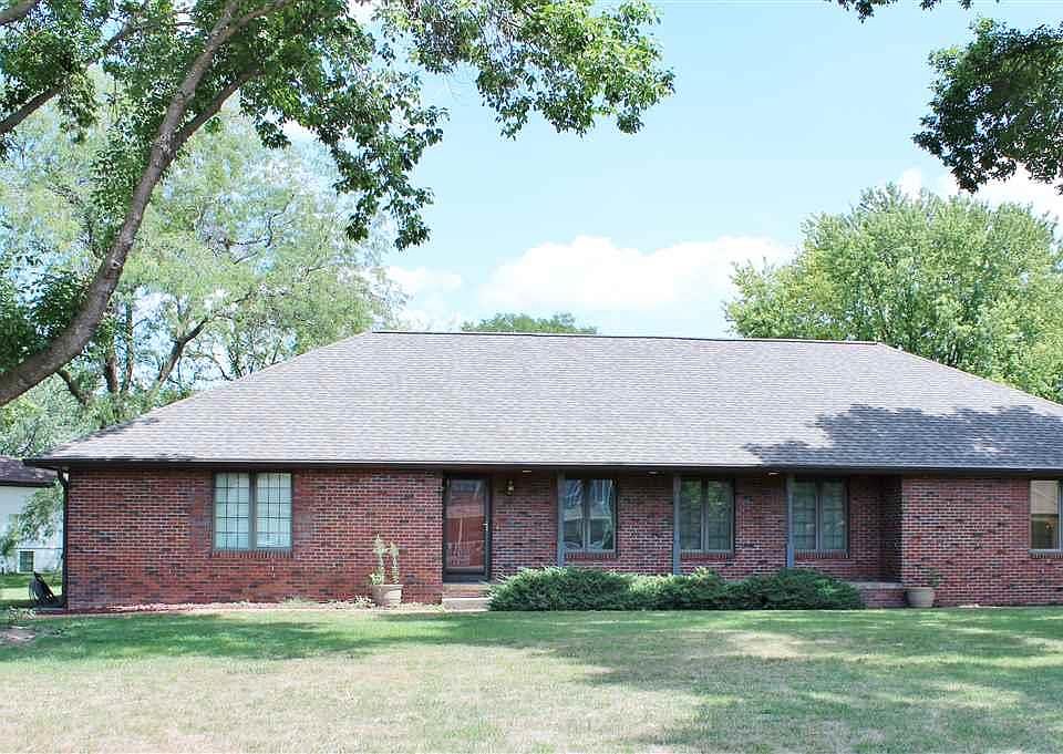 1st image of 431 Fair Oaks Dr