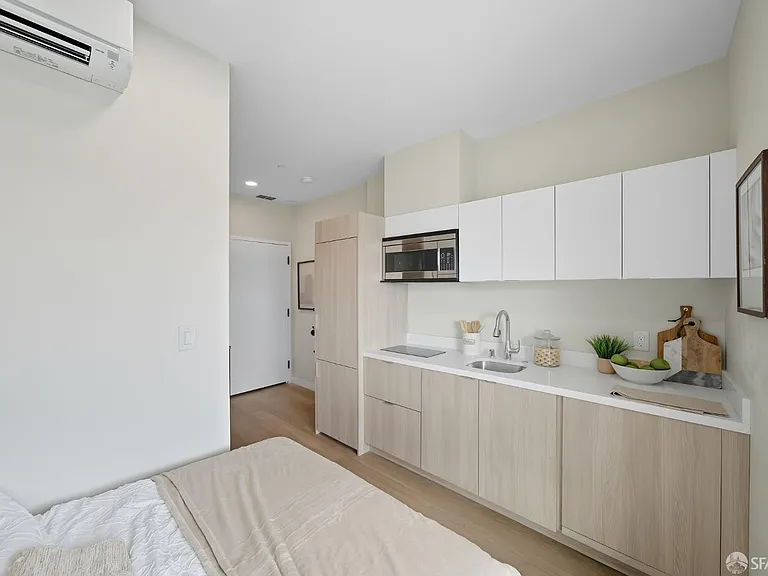 811 Valencia St #204 — Photo 4