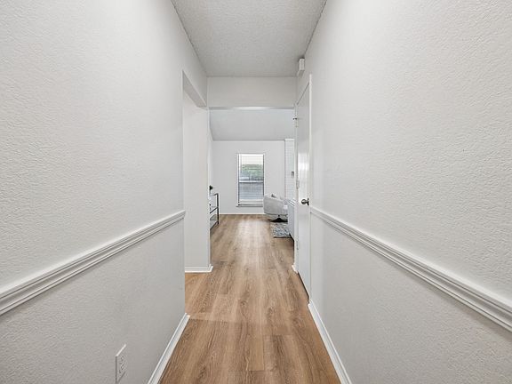 3rd image of 7208 Meadowbrook Dr