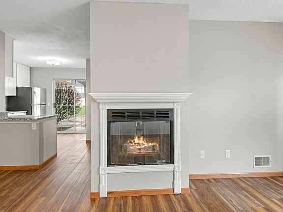 4th image of 1925 Southcross Dr