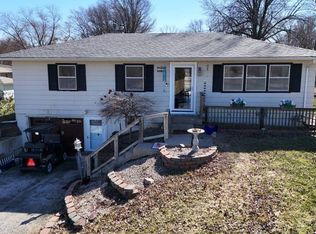 508 E Price Ave, Savannah, MO 64485