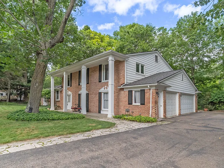 34150 Hunters Row — Photo 11