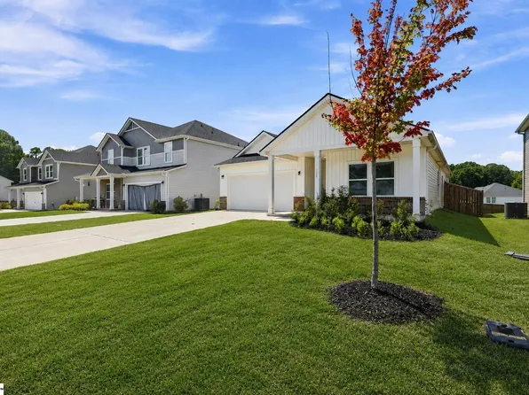 138 Layken Dr, Fountain Inn, SC 29644