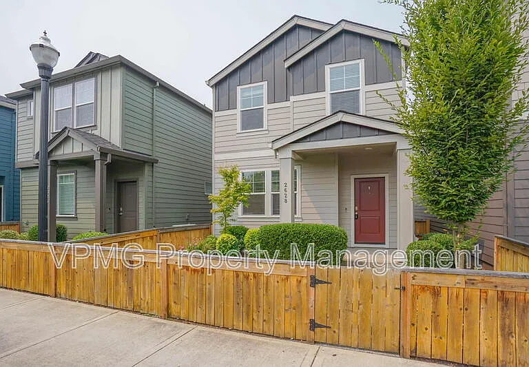 2628 NE 117th Pl — Photo 2