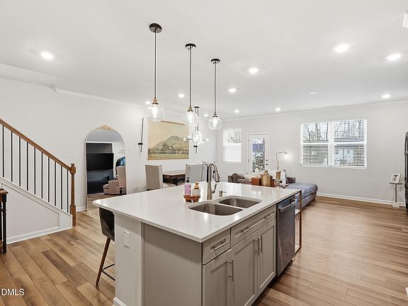 5th image of 144 Velvet Ridge Way