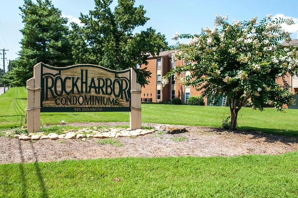 1 bed, 703 sqft, $1,250 — Photo 2