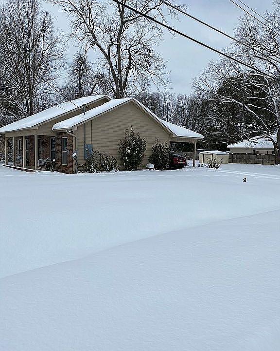 2nd image of 118 E Locust St