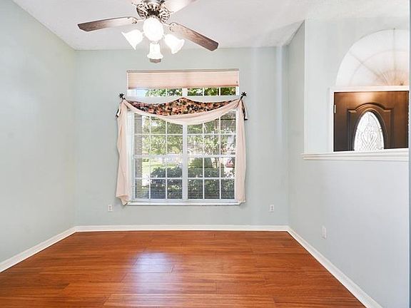 3rd image of 2337 Albion Ave