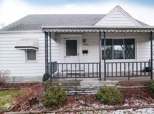 21721 Kramer St, Saint Clair Shores, MI