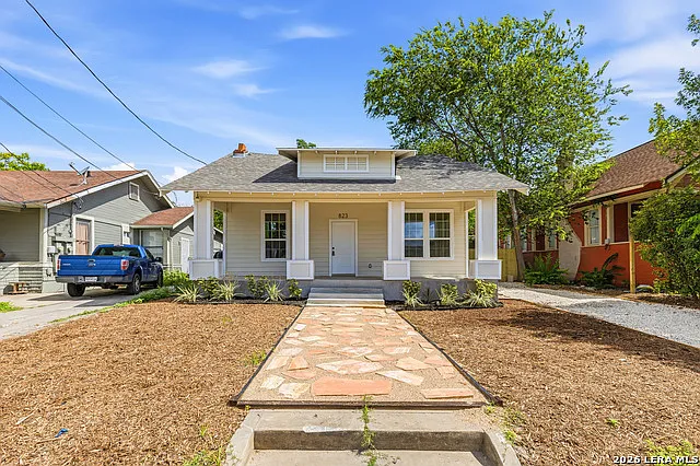 823 W French Pl — Photo 1