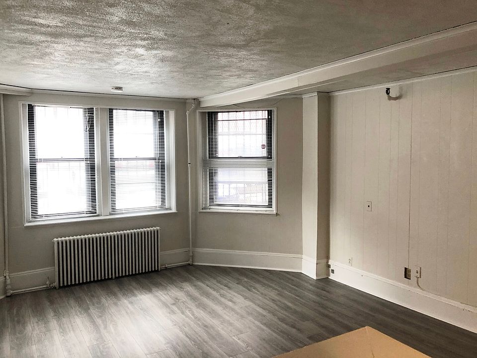 2nd image of 188 Marlborough St APT 2