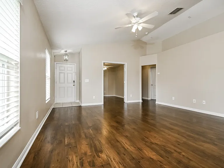 15215 Searobbin Dr — Photo 4